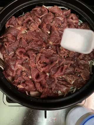 金针菇牛肉煲的做法步骤：10