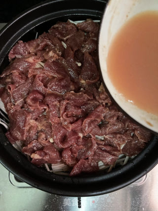 金针菇牛肉煲的做法步骤：9