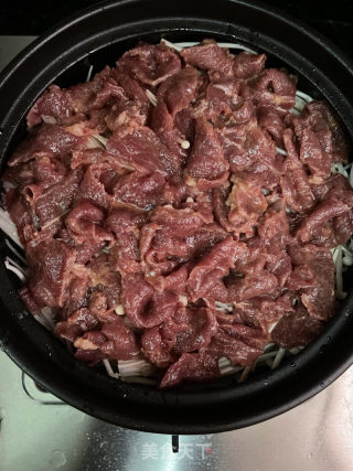 金针菇牛肉煲的做法步骤：8