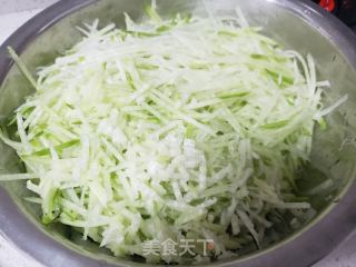 白萝卜蜂蜜茶的做法步骤：2