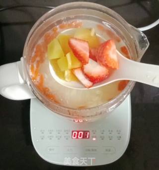 银耳酒酿水果羹的做法步骤：11