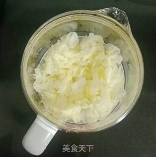 银耳酒酿水果羹的做法步骤：5