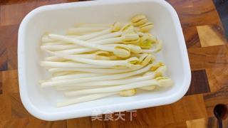 快手小炒——肉炒花生芽的做法步骤：2
