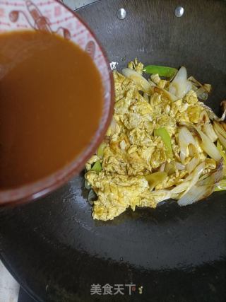 葱爆鸡蛋的做法步骤：9
