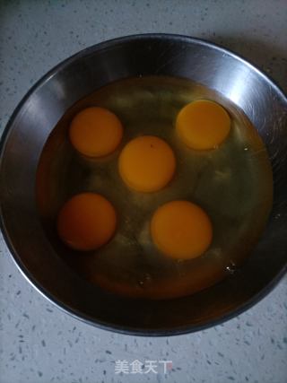 葱爆鸡蛋的做法步骤：1