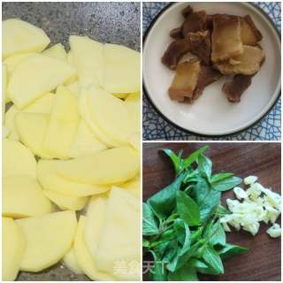 干锅土豆片的做法步骤：1