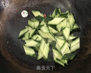 黄瓜炒肉片的做法步骤：8