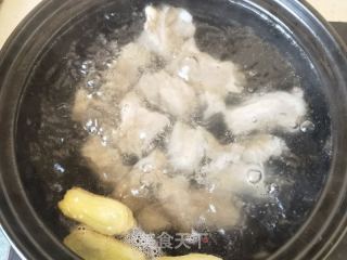 虫草花鲍鱼排骨汤的做法步骤：6