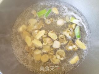 油泼鲍鱼片的做法步骤：7