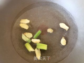 油泼鲍鱼片的做法步骤：4