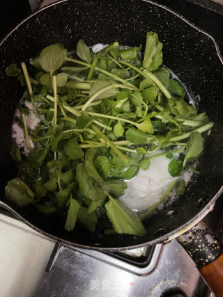 西洋菜鸡蛋滚汤的做法步骤：5