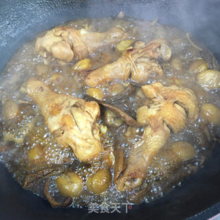 板栗菌菇烧鸡腿的做法步骤：8