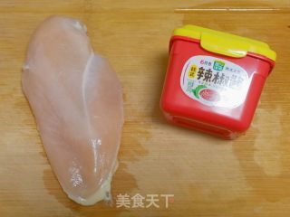 韩式辣酱鸡胸肉的做法步骤：1
