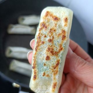 韭菜海肠锅贴的做法步骤：14