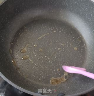 韭菜海肠锅贴的做法步骤：12