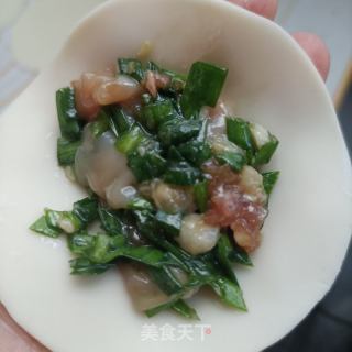 韭菜海肠水饺的做法步骤：16