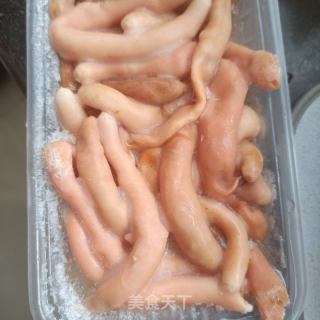 韭菜海肠水饺的做法步骤：1