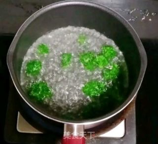 虾仁鸡蛋面线 (宝宝辅食）的做法步骤：5