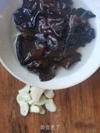 山药炒木耳的做法步骤：4