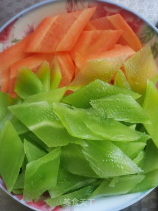 山药炒木耳的做法步骤：3