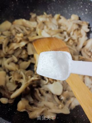 素炒灰树花的做法步骤：7