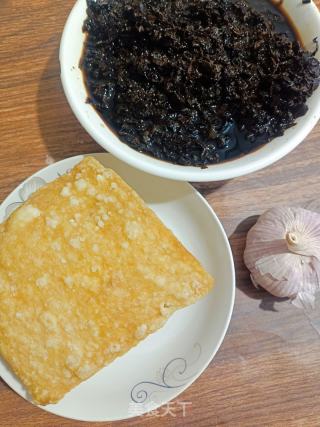 梅干菜烧扣肉的做法步骤：1