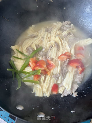 腐竹炒肉片的做法步骤：9