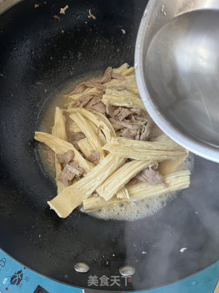 腐竹炒肉片的做法步骤：6