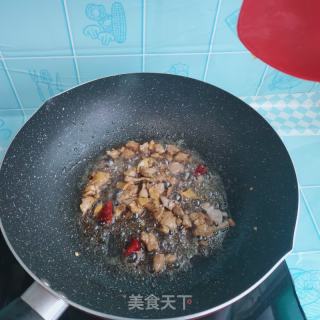 韭菜木耳炒肉的做法步骤：7