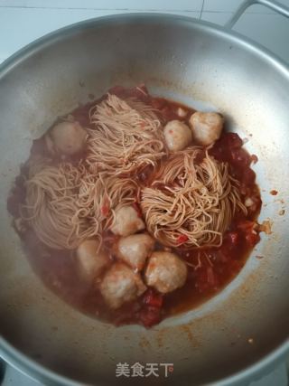 番茄鱼丸焖面的做法步骤：7