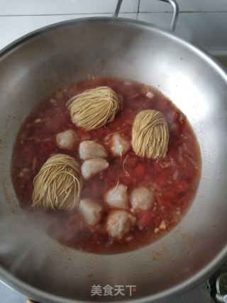 番茄鱼丸焖面的做法步骤：6