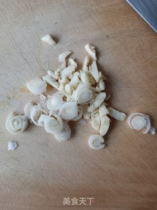 番茄鱼丸焖面的做法步骤：1