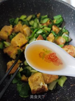 青菜鸡蛋炒馒头的做法步骤：7