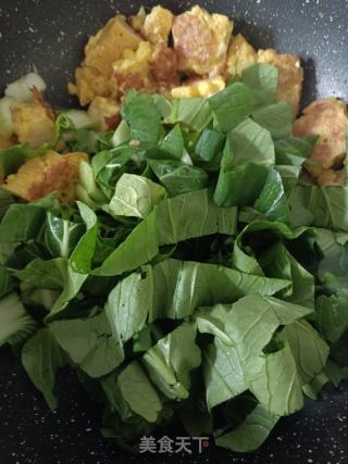 青菜鸡蛋炒馒头的做法步骤：6