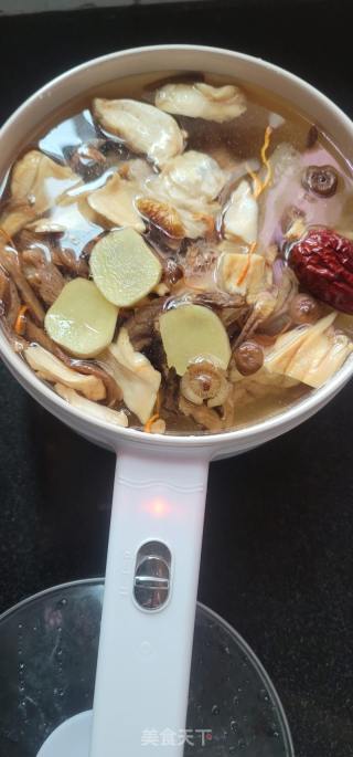 七彩菌菇排骨汤的做法步骤：5