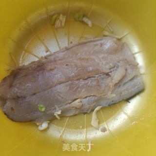 煎一卤鲜鲅鱼的做法步骤：4