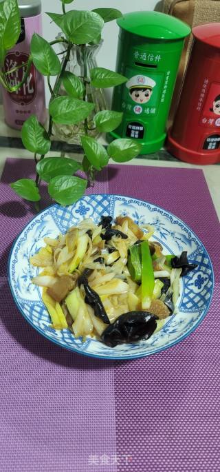 腊肉黑木耳炒大葱的做法步骤：7