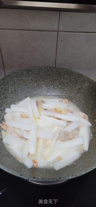 烧肉焖白萝卜的做法步骤：7
