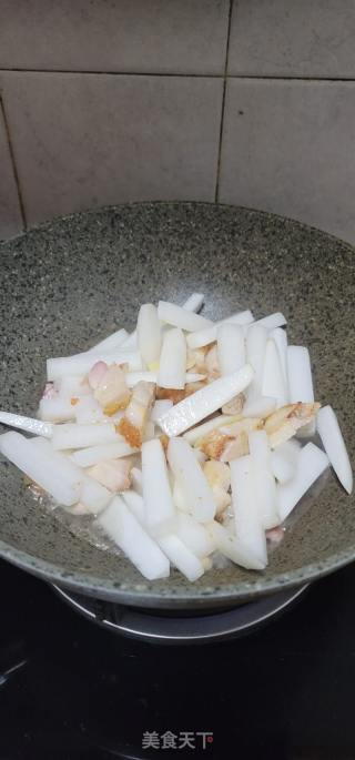 烧肉焖白萝卜的做法步骤：6