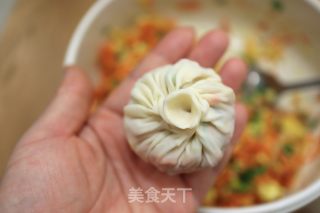鸡蛋虾皮胡萝卜包子的做法步骤：6