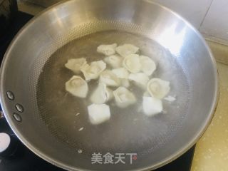 清汤馄饨的做法步骤：1