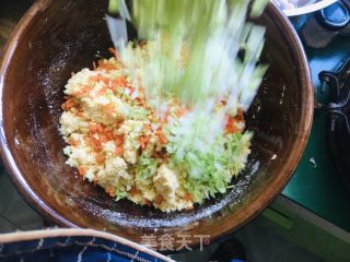 青菜玉米面窝窝头的做法步骤：5