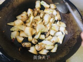 扇贝花肉白菜炖粉条的做法步骤：7