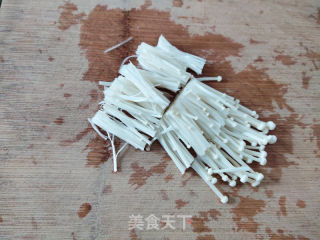 空气炸锅烤金针菇肉卷的做法步骤：5