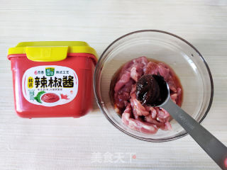空气炸锅烤金针菇肉卷的做法步骤：3