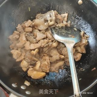 蘑菇炒肉的做法步骤：4