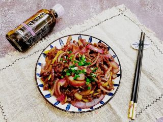 3分钟快手菜，洋葱爆炒牛肉丝的做法步骤：8