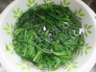 香干拌蒿菜的做法步骤：4