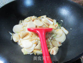 包心鱼卷大白菜炒年糕的做法步骤：8