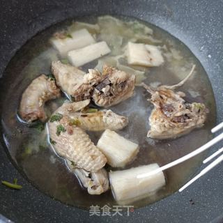“热汤面”山药鸡汤面的做法步骤：4